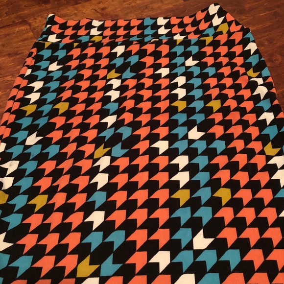 LuLaRoe Dresses & Skirts - LulaRoe Cassie skirt
